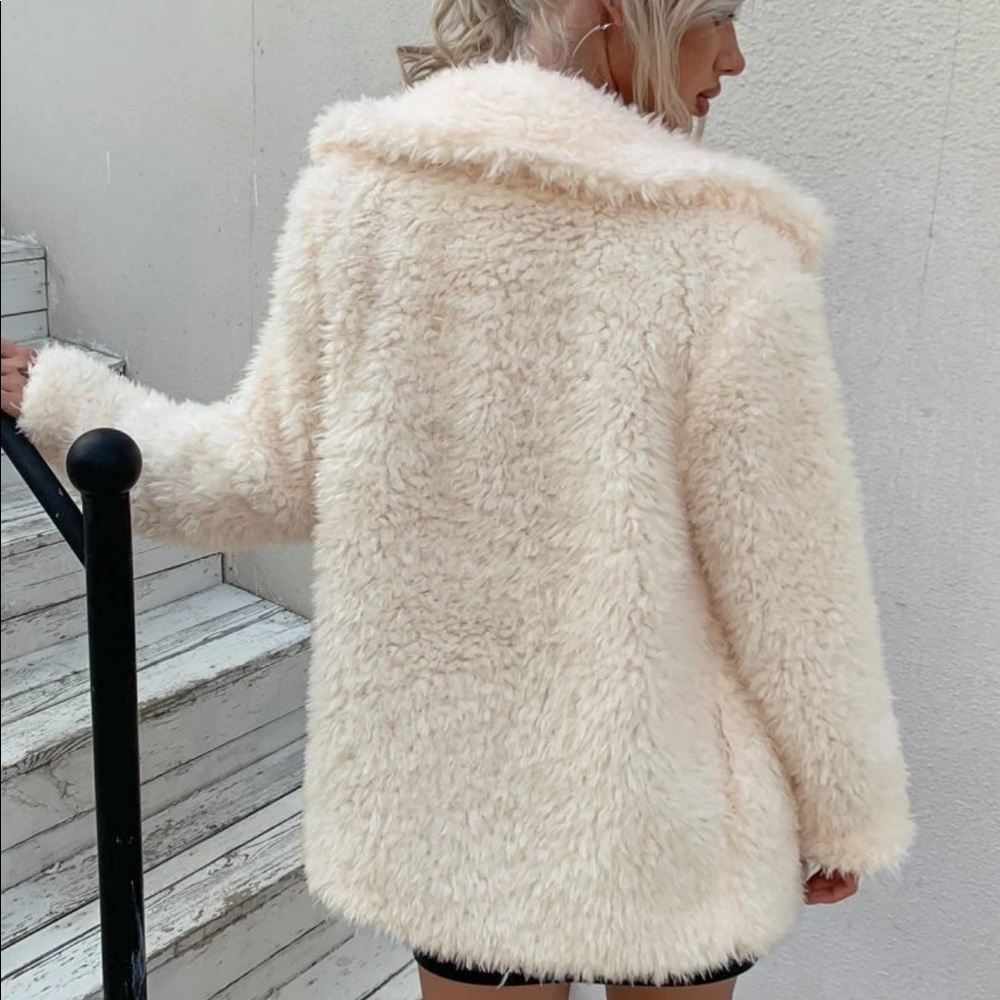 Pink vegan fur coat - Picture 9 of 10